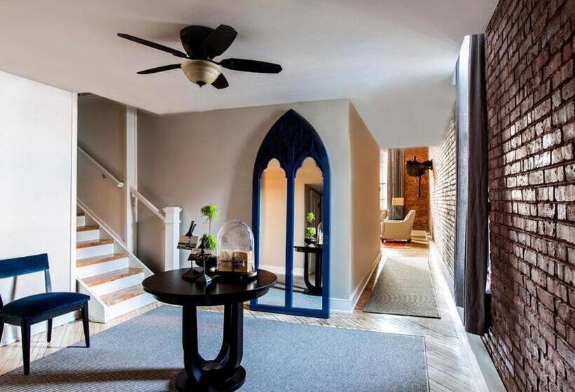 デラックススイート2ベッドルーム, The Restoration