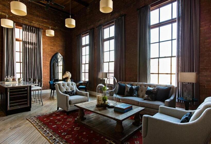 デラックススイート2ベッドルーム, The Restoration