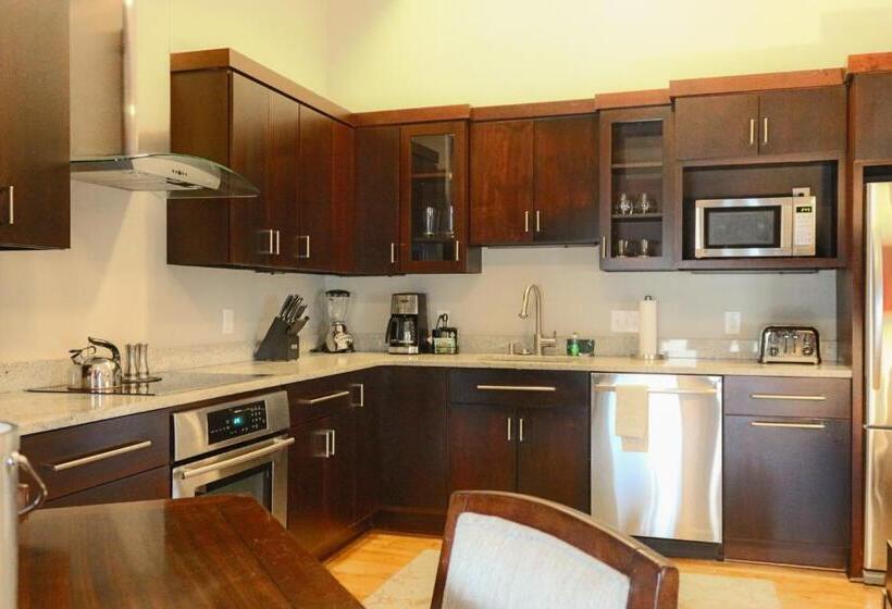 デラックススイート, The Restoration