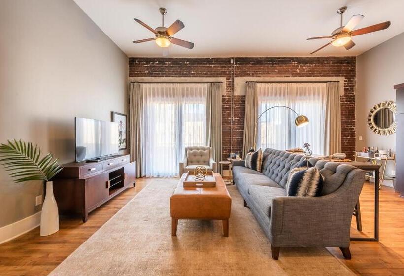 デラックススイート, The Restoration