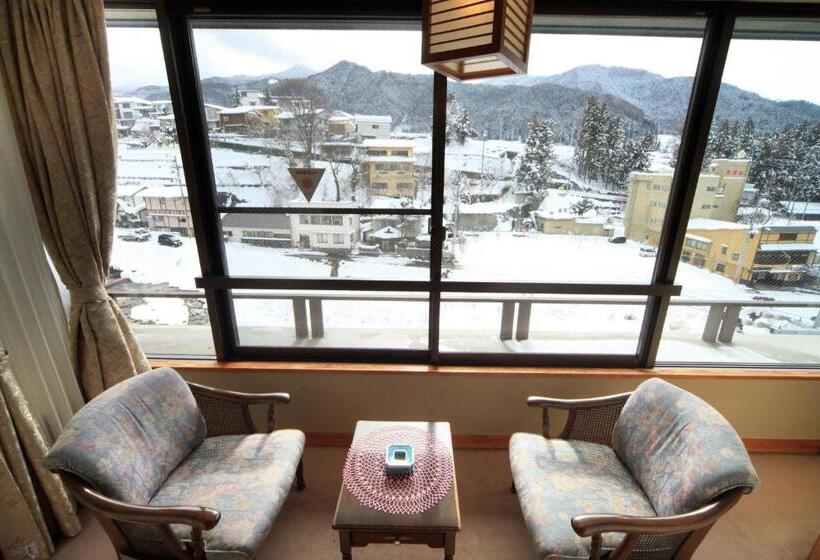 غرفة قياسية مطلّة علي النهر, Wafu No Yado Masuya