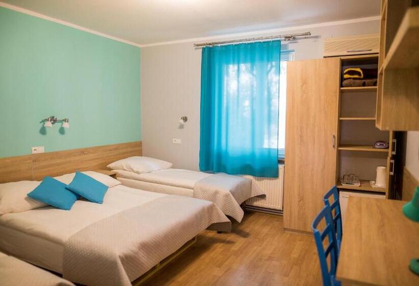 Номер Стандарт Трехместный, Eko Hotel Na Wierzynka & Park Pinokia