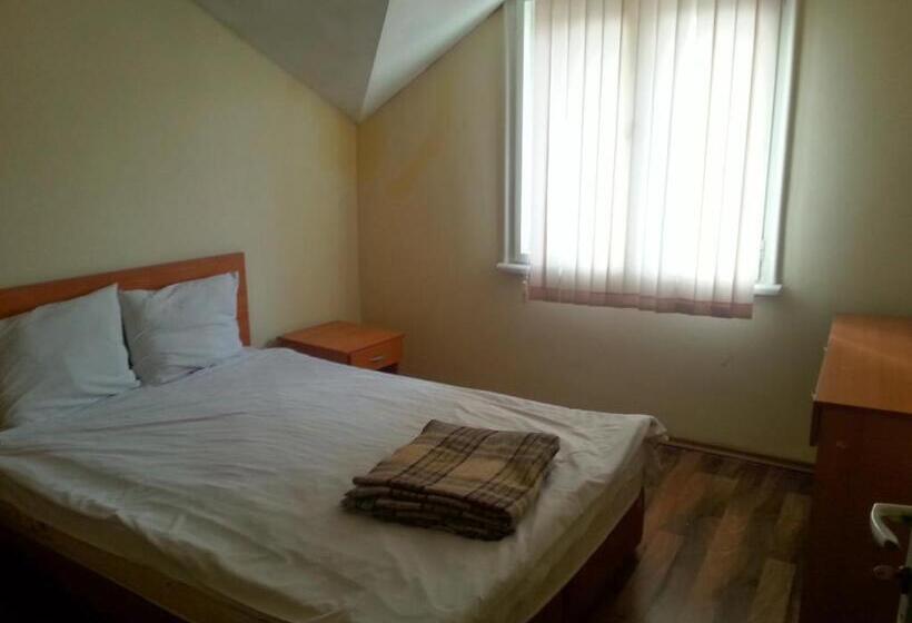 스탠다드 룸 공동 욕실, Hostel Center Plovdiv