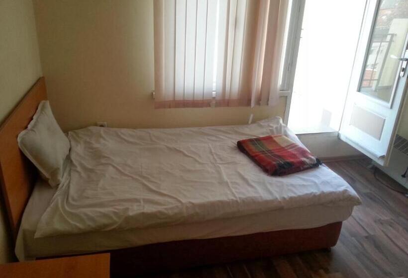 스탠다드 룸 공동 욕실, Hostel Center Plovdiv