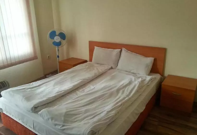 اتاق استاندارد با سرویس بهداشتی مشترک, Hostel Center Plovdiv