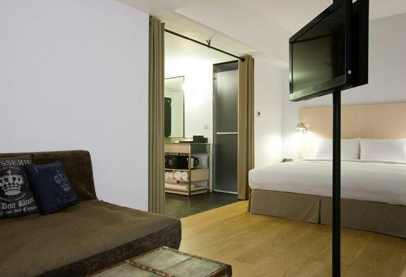 Standard Room King Size Bed, Amba Taipei Ximending