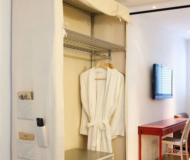 Standard Room, Amba Taipei Ximending