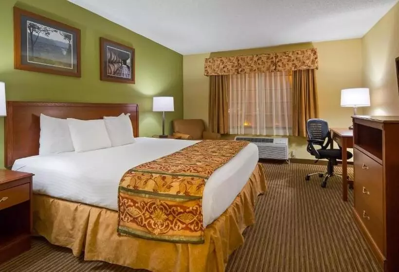 キングサイズベッドのスタンダードルーム, Best Western Lawrenceburg Inn