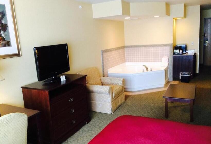 מיטת קינג בסוויטה, Best Western Penn Ohio Inn & Suites