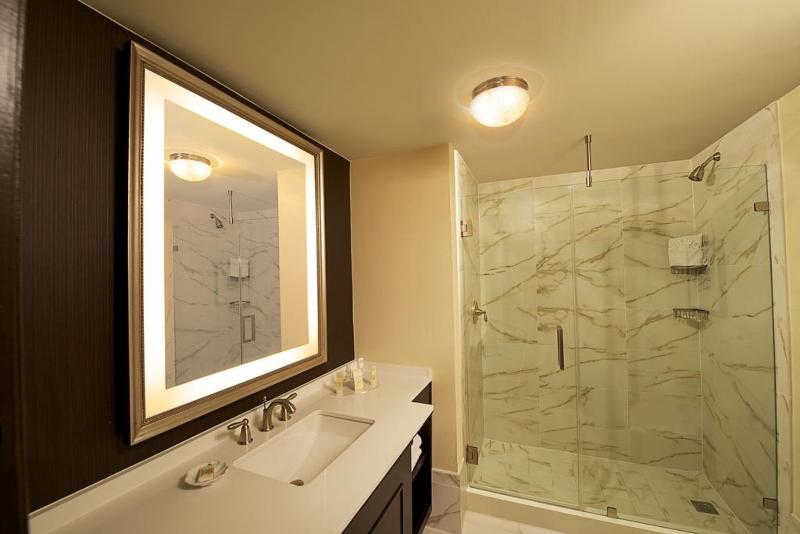 标准工作室, Hampton Inn White House