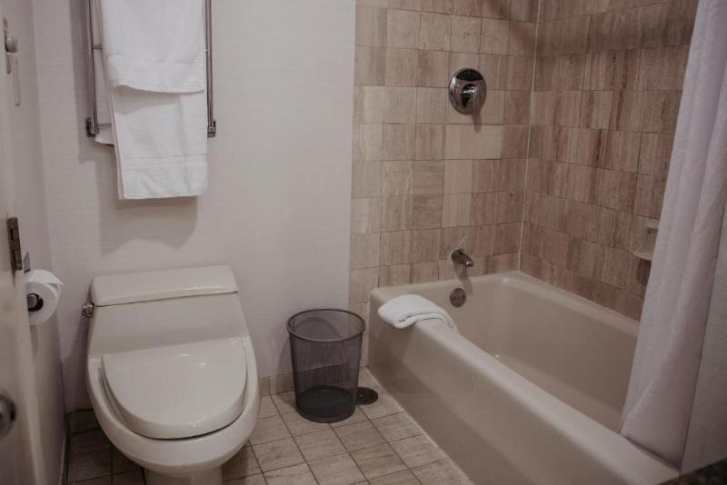 スイート, Hampton Inn White House