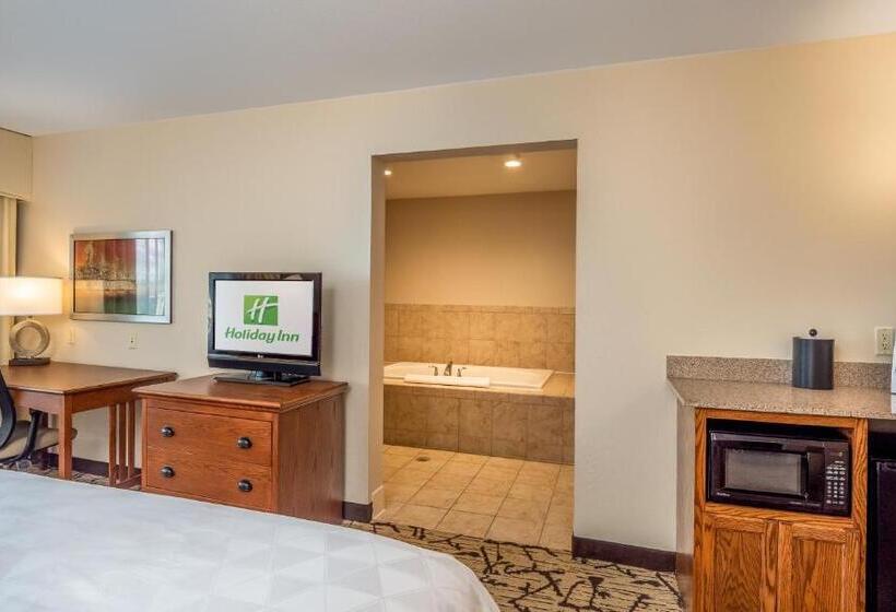 带双人大床的行政管理套房, Holiday Inn Stevens Point Convention Center, An Ihg
