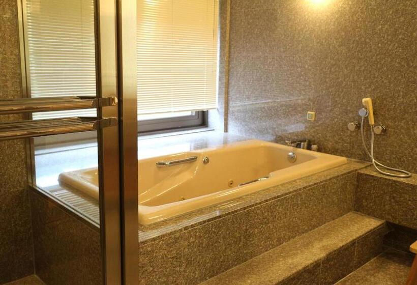 סוויטה, Naspa New Otani