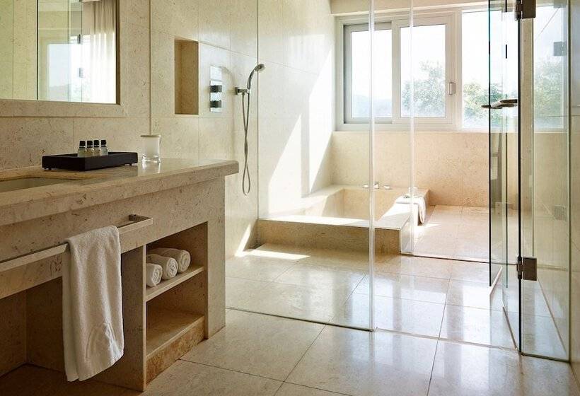 חדר דלוקס, Kinock Pet