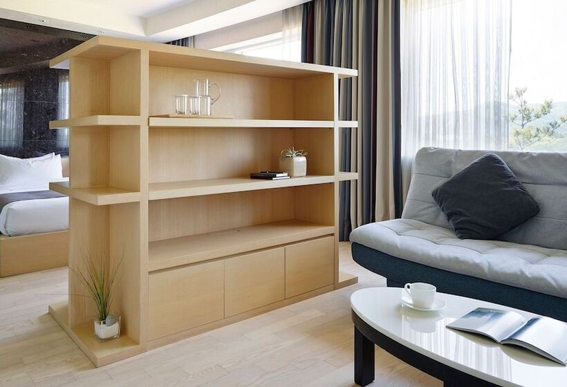 סוויטה דלוקס, Kinock Pet