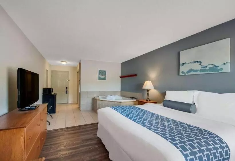 キングサイズベッドのスイートルーム, Surestay Plus Hotel By Best Western Berkeley Springs