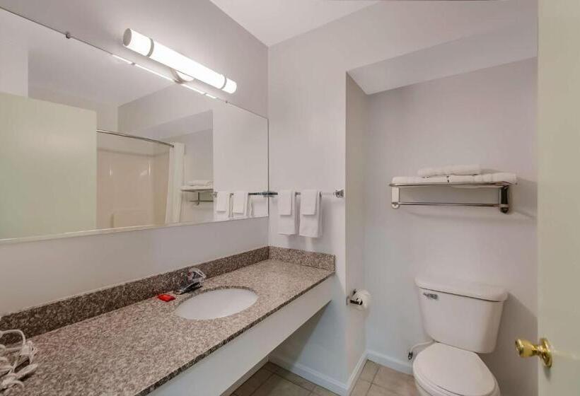 חדר סטנדרט עם מיטת קינג, Surestay Plus Hotel By Best Western Berkeley Springs