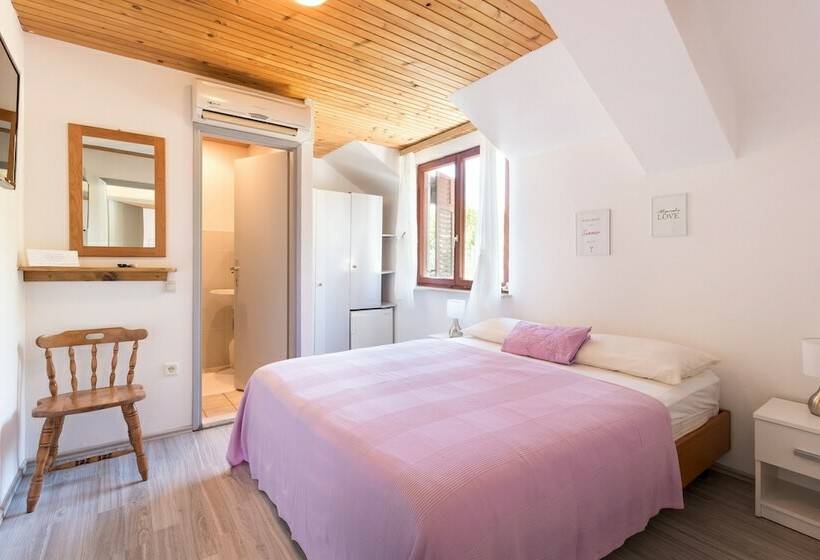 ３ベッドルームアパートメント, Apartments Karacic