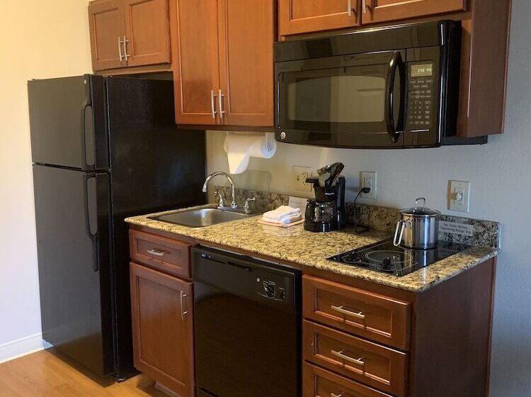 جناح, Candlewood Suites Temple, An Ihg