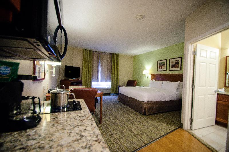 带大床的标准工作室, Candlewood Suites Temple, An Ihg