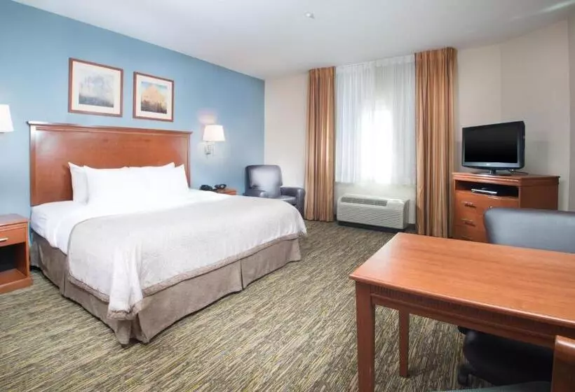 キングサイドベッドのスタンダードワンルーム, Candlewood Suites Wake Forest Raleigh Area, An Ihg
