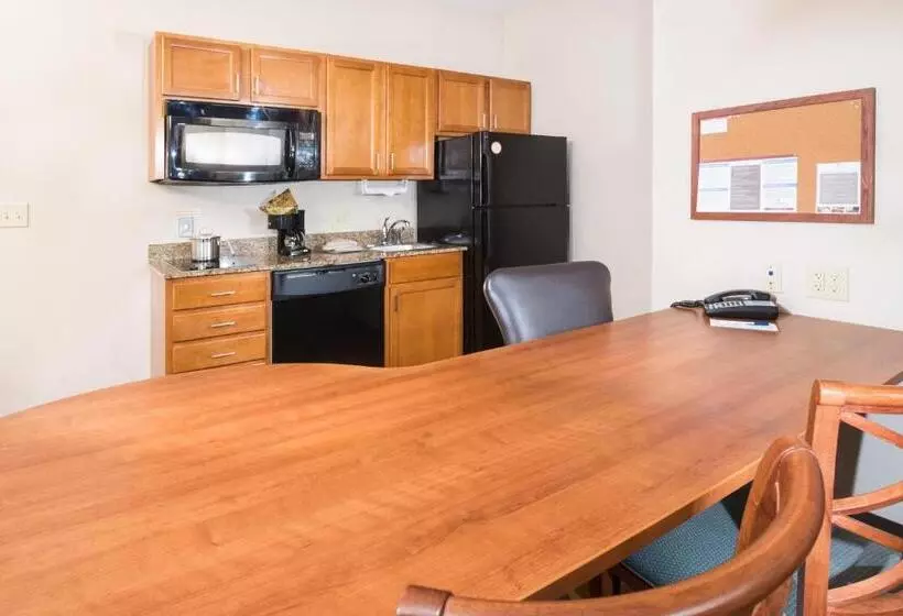 キングサイズベッドのスイートルーム, Candlewood Suites Wake Forest Raleigh Area, An Ihg