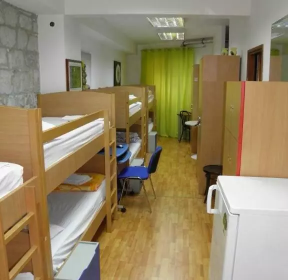 Säng i Delat Rum, Hostel Split