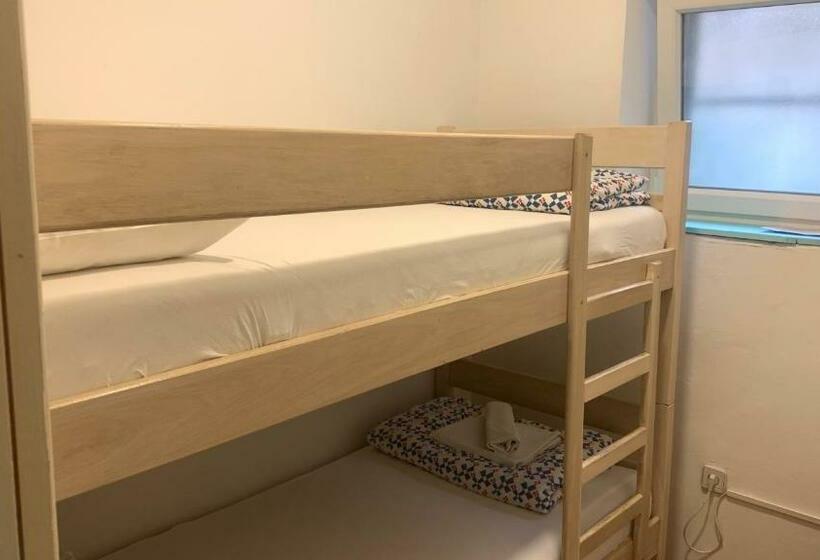 اتاق استاندارد با سرویس بهداشتی مشترک, Hostel Split