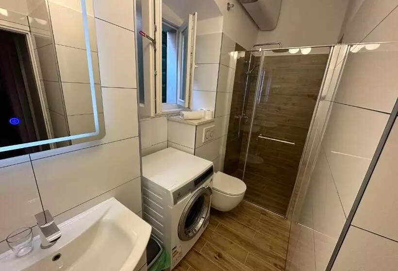 Standardrum Delat Badrum, Hostel Split