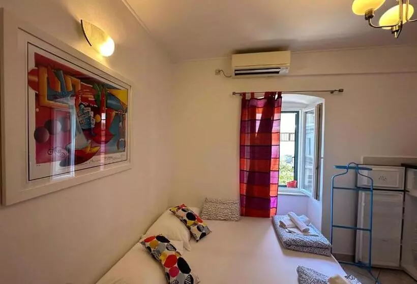Standardrum Delat Badrum, Hostel Split