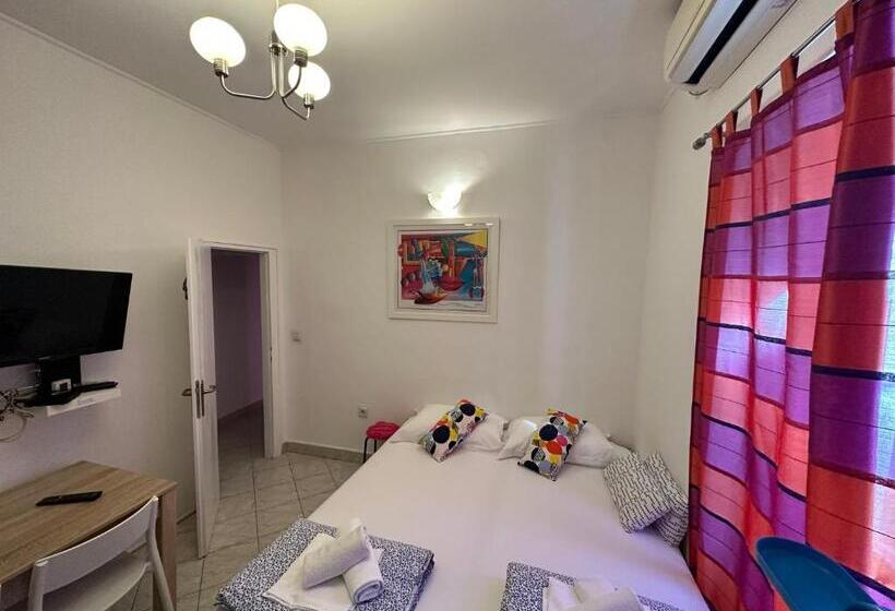 اتاق استاندارد با سرویس بهداشتی مشترک, Hostel Split