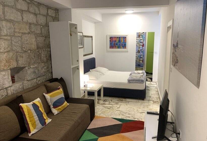 Quarto Familiar, Hostel Split