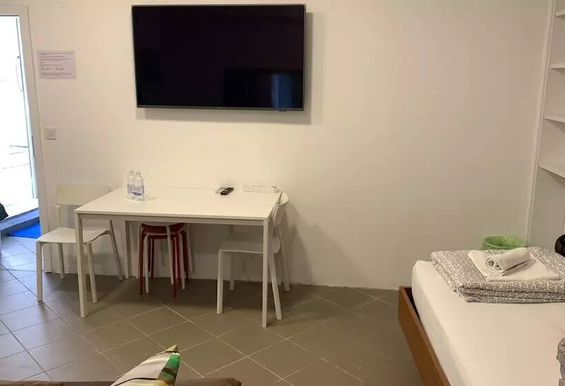 Standardrum, Hostel Split