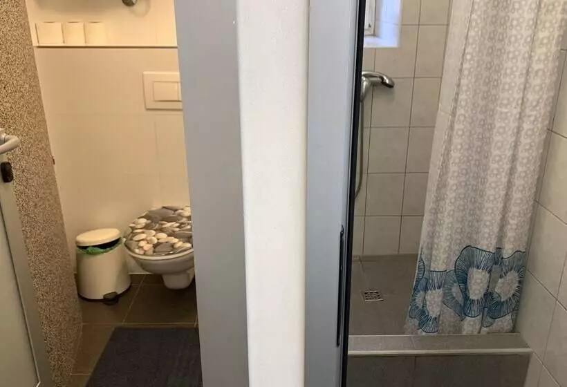 Standardrum, Hostel Split