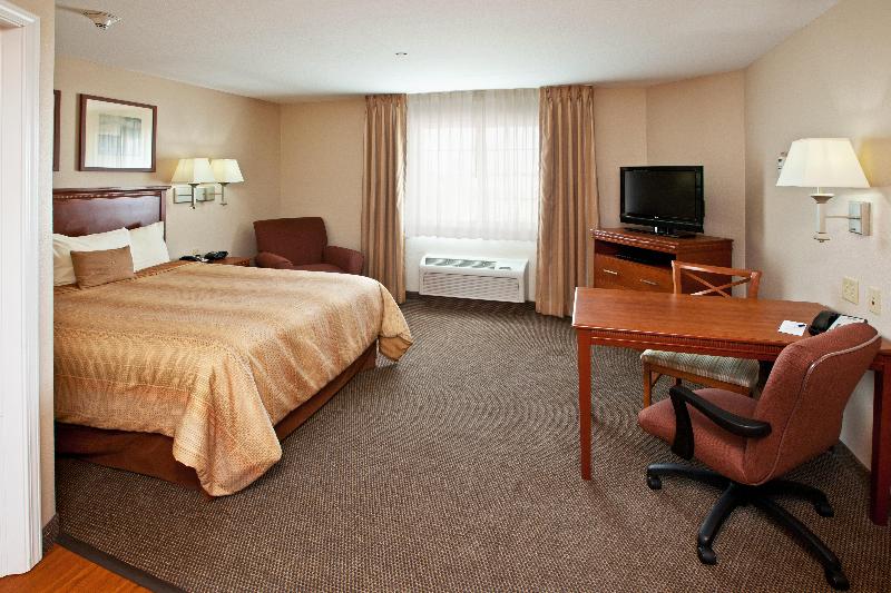 جناح, Candlewood Suites Louisville North, An Ihg