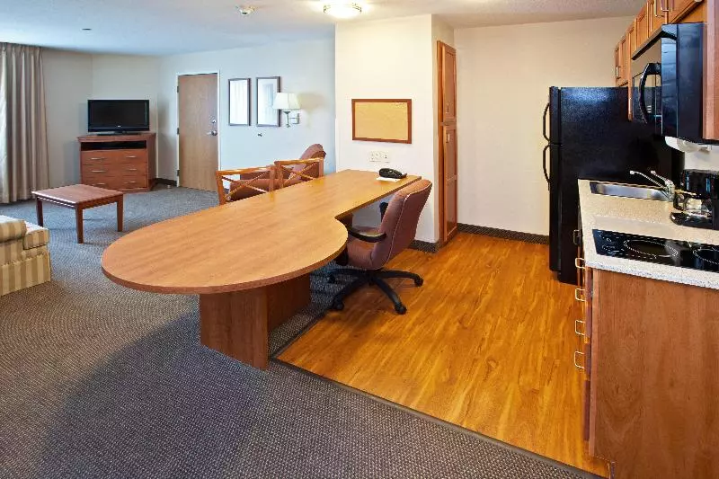 キングサイズベッドのスイートルーム, Candlewood Suites Louisville North, An Ihg