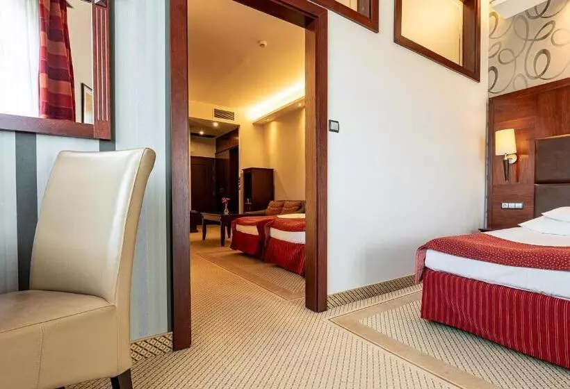 Standard Neljän Hengen Huone, Galicja Wellness & Spa