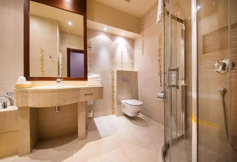 Standard Neljän Hengen Huone, Galicja Wellness & Spa