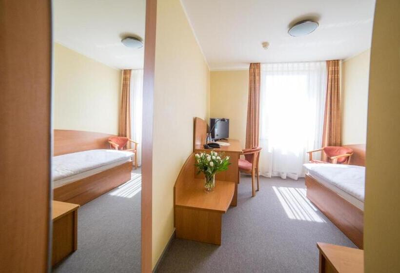 标准单人间, Gorzów