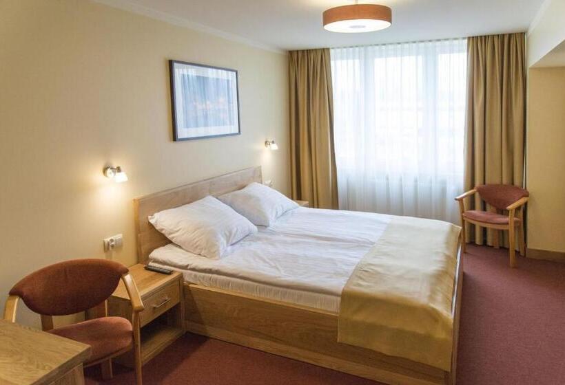 标准间带双人床, Gorzów