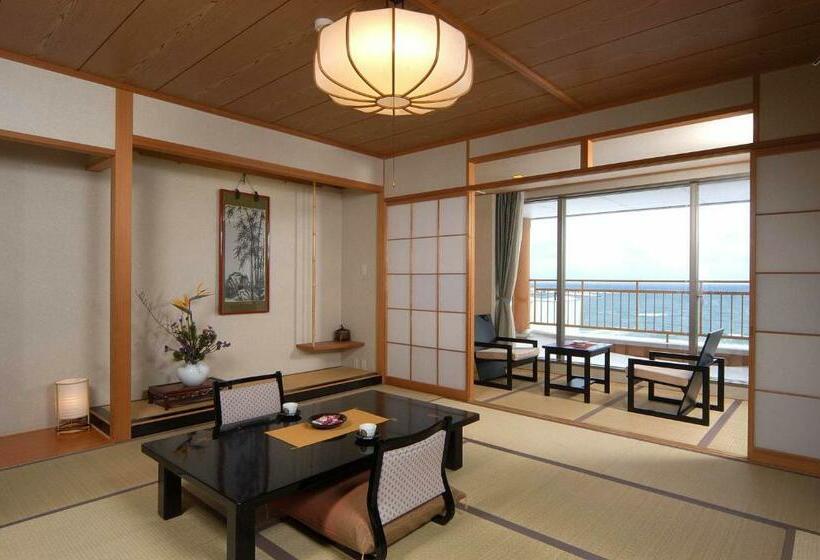 غرفة قياسية رباعية مطلة على البحر, Grand Mer Sankaiso