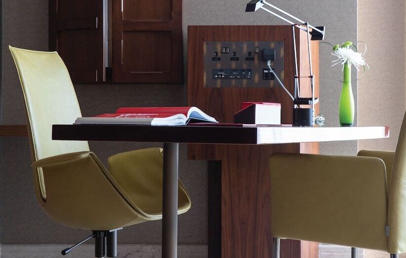 سوییت خانوادگی, Jumeirah Creekside Dubai