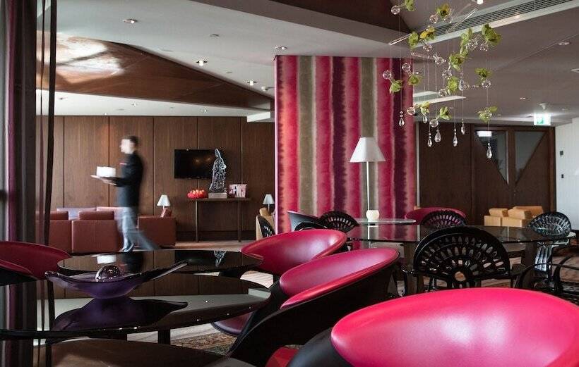 اتاق کلاب, Jumeirah Creekside Dubai