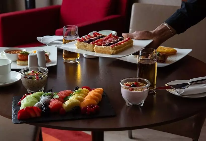 اتاق سوپریور با چشم‌انداز باغ, Jumeirah Creekside Dubai