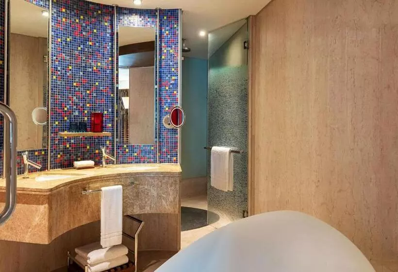 اتاق دلوکس با تخت کینگ و چشم‌انداز شهر, Jumeirah Creekside Dubai