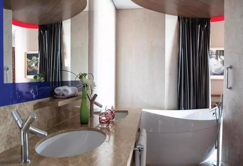 اتاق لوکس با تخت بزرگ, Jumeirah Creekside Dubai