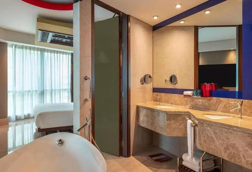 سوئیت با تخت بزرگ, Jumeirah Creekside Dubai