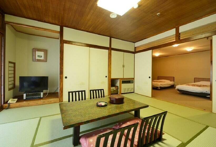 غرفة قياسية, Kinugawa Royal