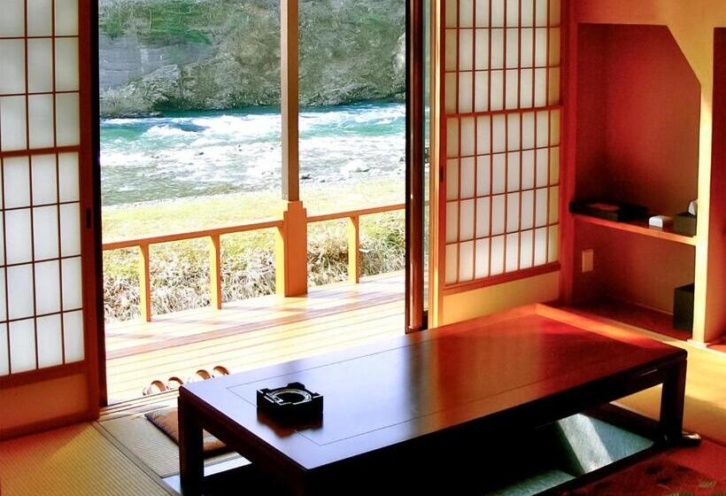 סוויטה מלכותית, Takanosukan