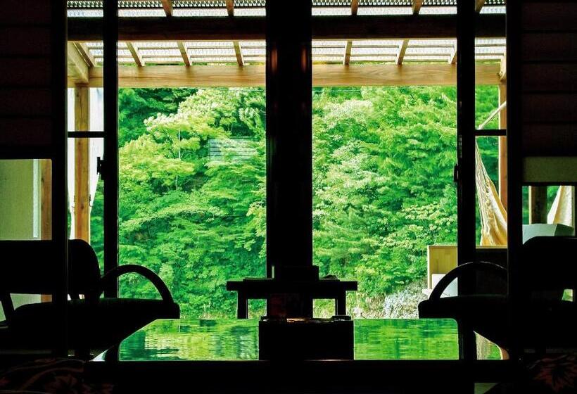 חדר משפחתי, Takanosukan